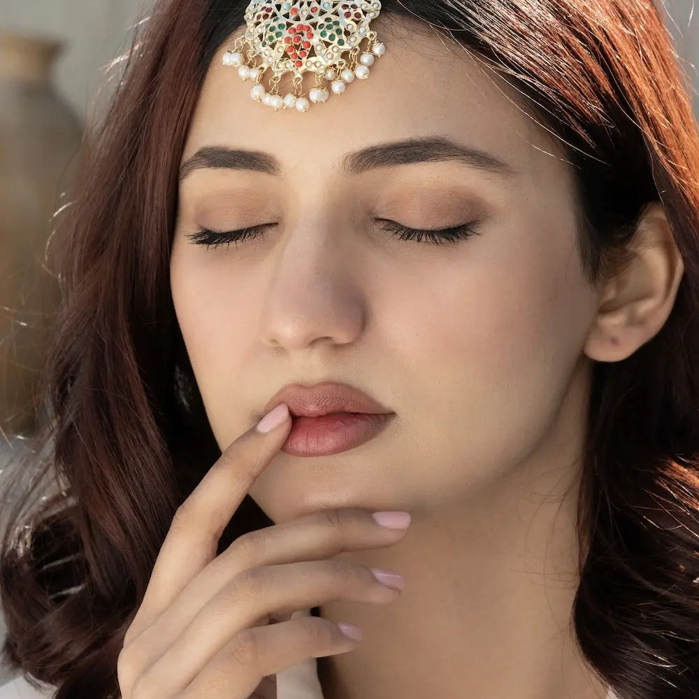 Jadau Navratan Maang Tikka