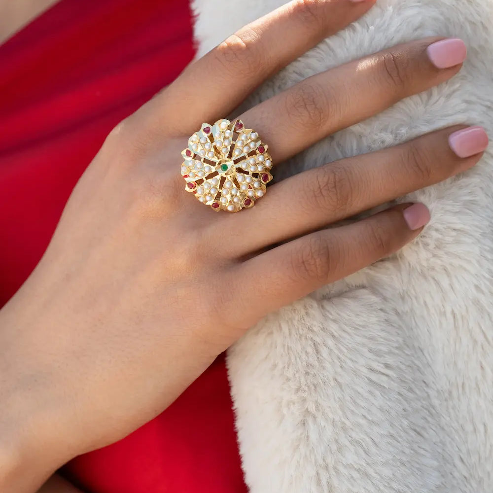 
                      
                        Jadau Ring
                      
                    