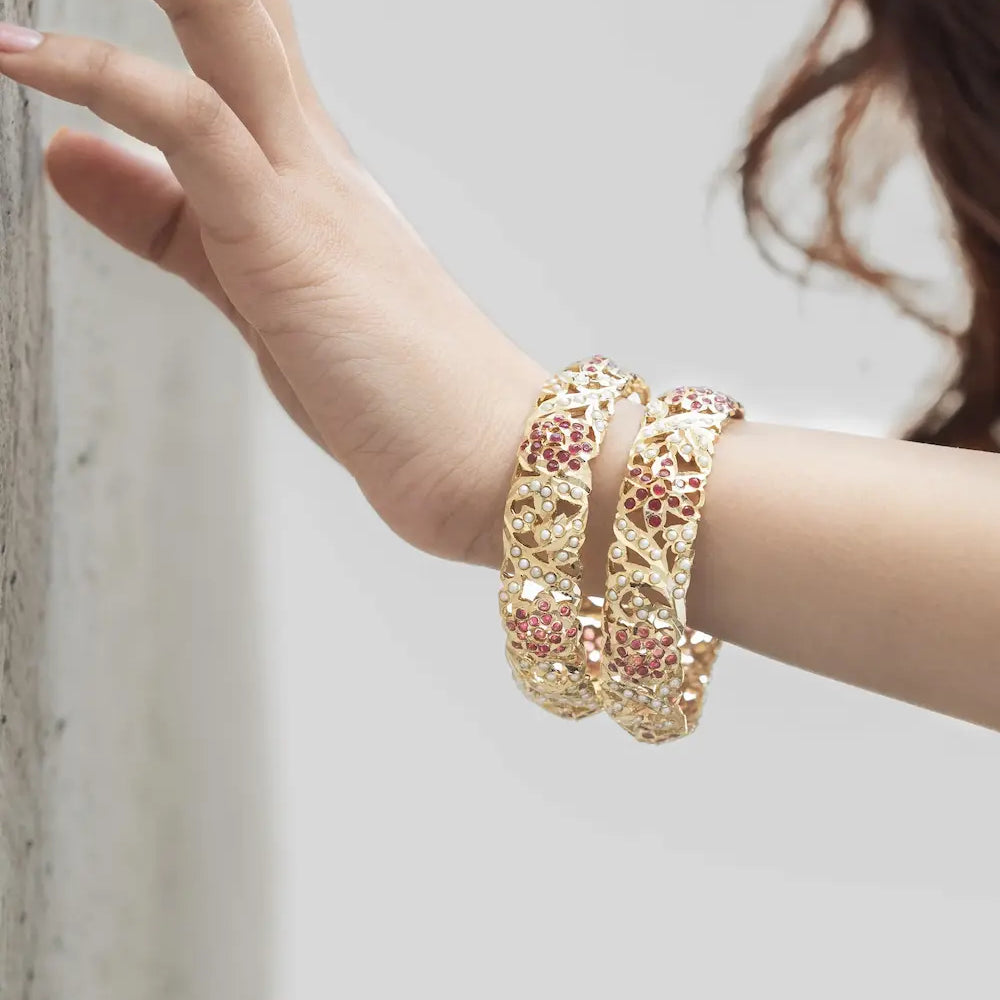 
                      
                        Red & White Jadau Bangles - Set Of 2
                      
                    
