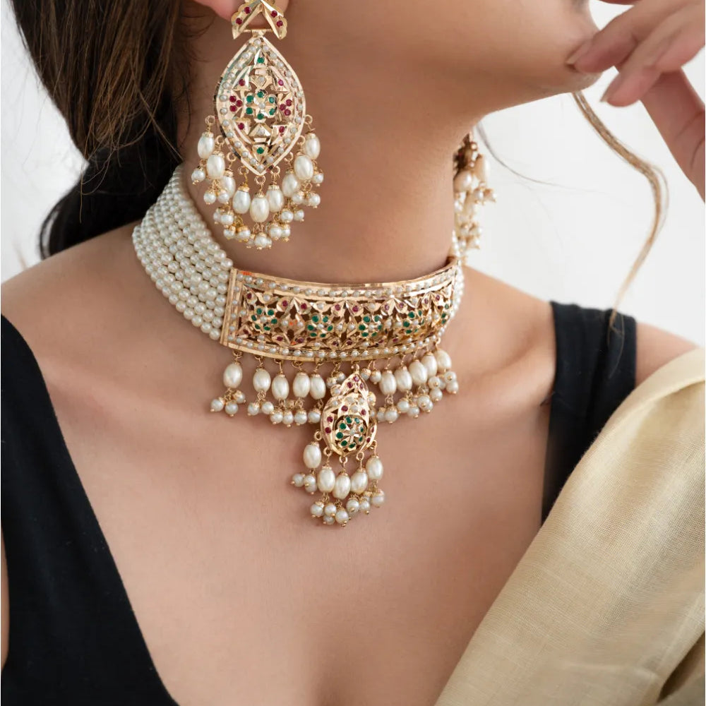 
                      
                        Jadau Red Green Choker Necklace Set
                      
                    