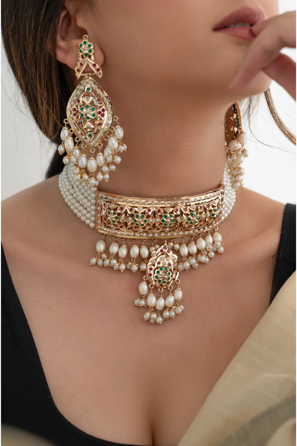 Jadau Red Green Choker Necklace Set