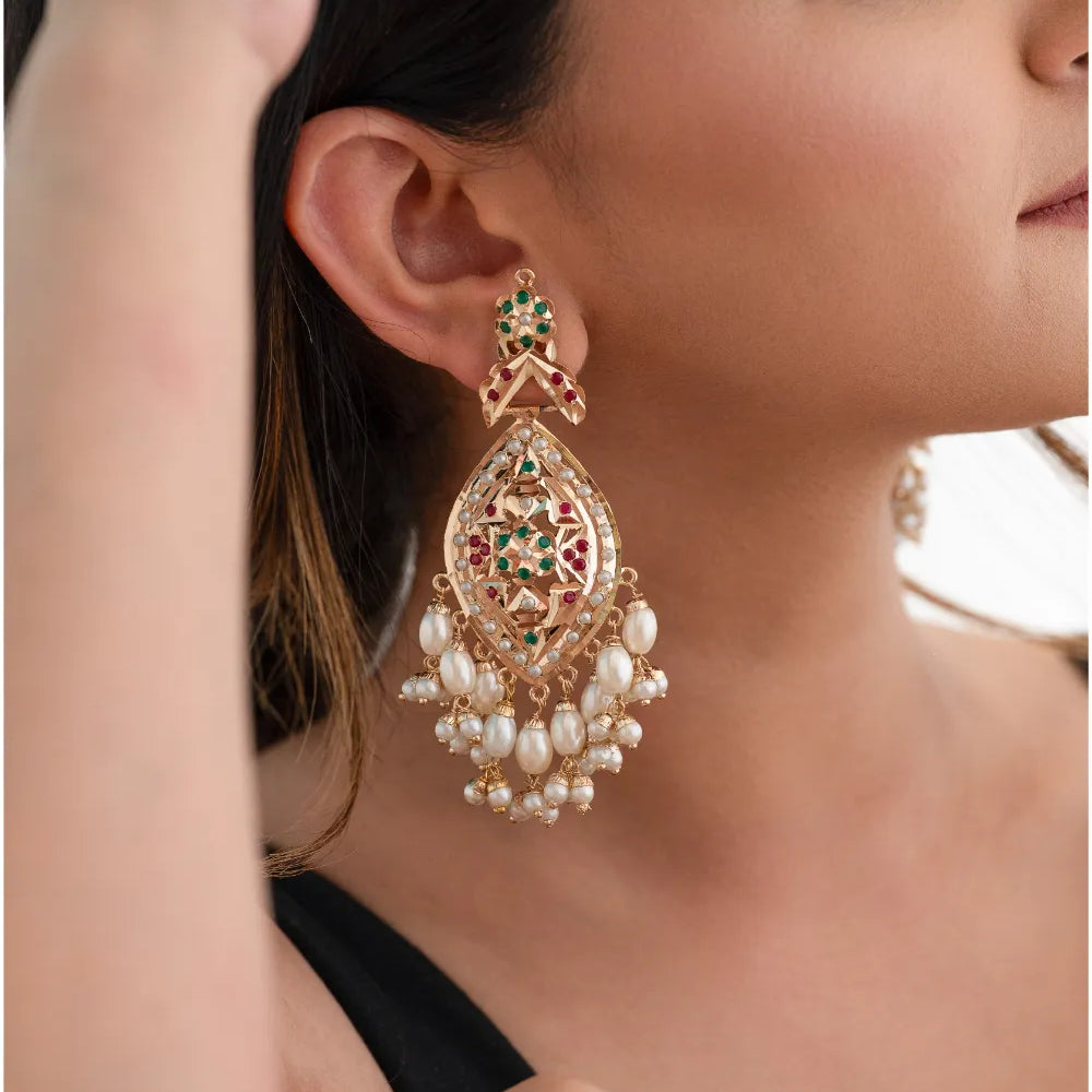 
                      
                        Jadau Red Green Choker Necklace Set
                      
                    