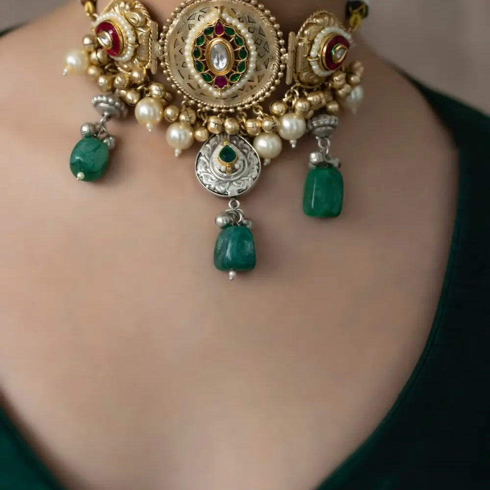 
                      
                        Antique Choker
                      
                    