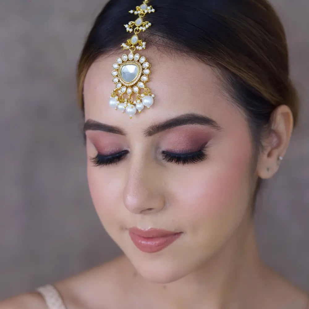 
                      
                        Polki Maang Tikka
                      
                    