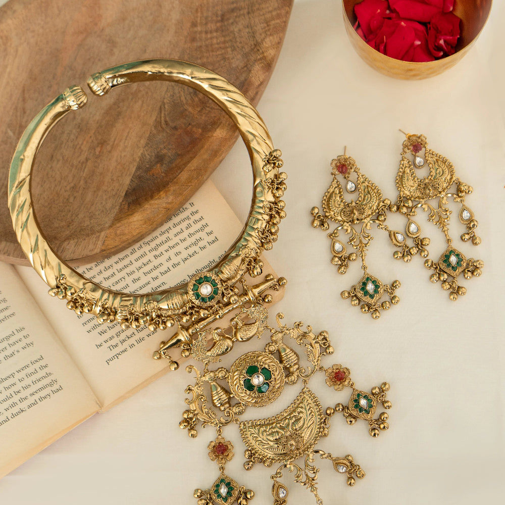 
                      
                        Antique Hasli Necklace Set
                      
                    