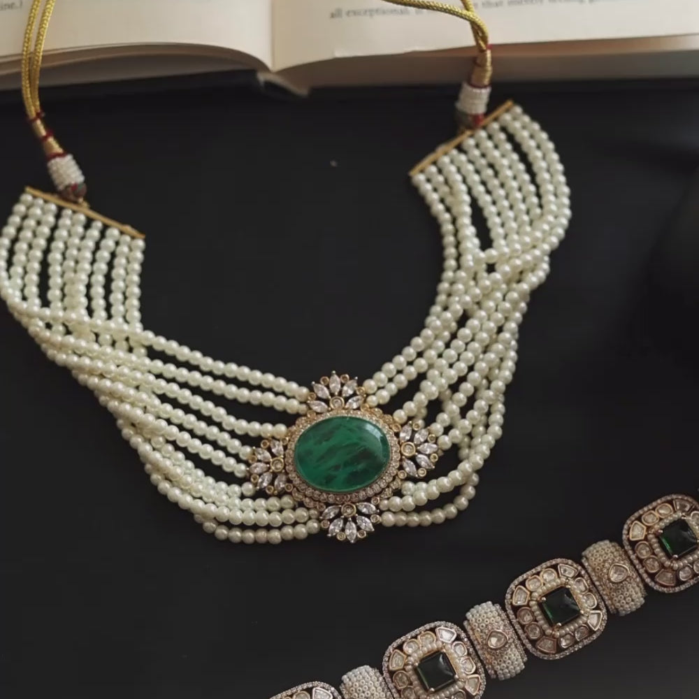 
                      
                        Load and play video in Gallery viewer, Emerald Pearl Choker Necklace
                      
                    